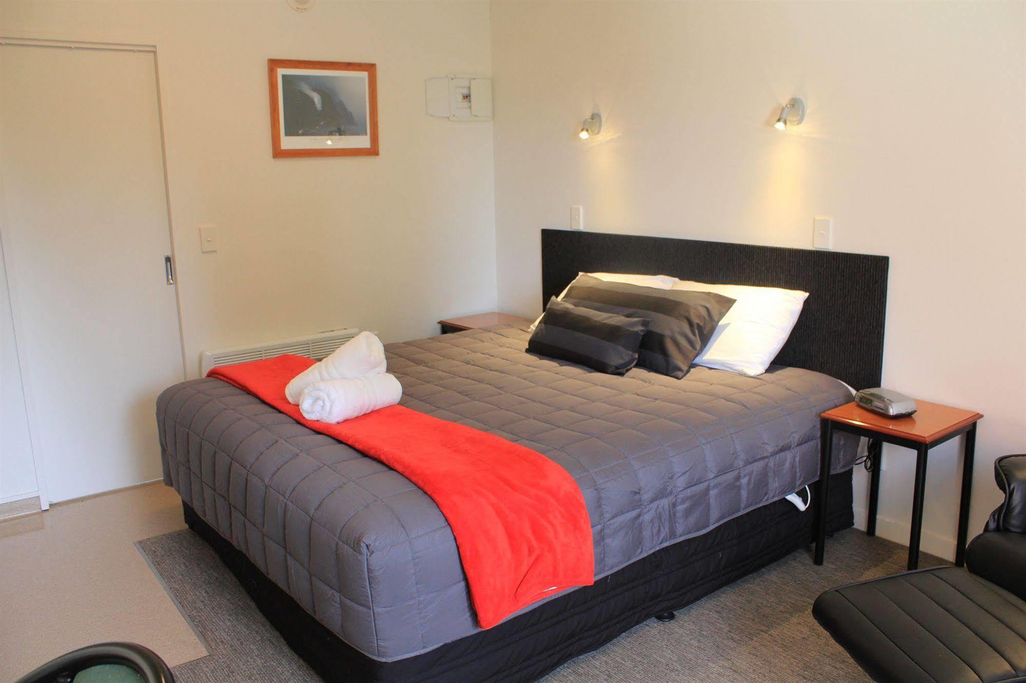 Bella Vista Motel Te Anau Dış mekan fotoğraf