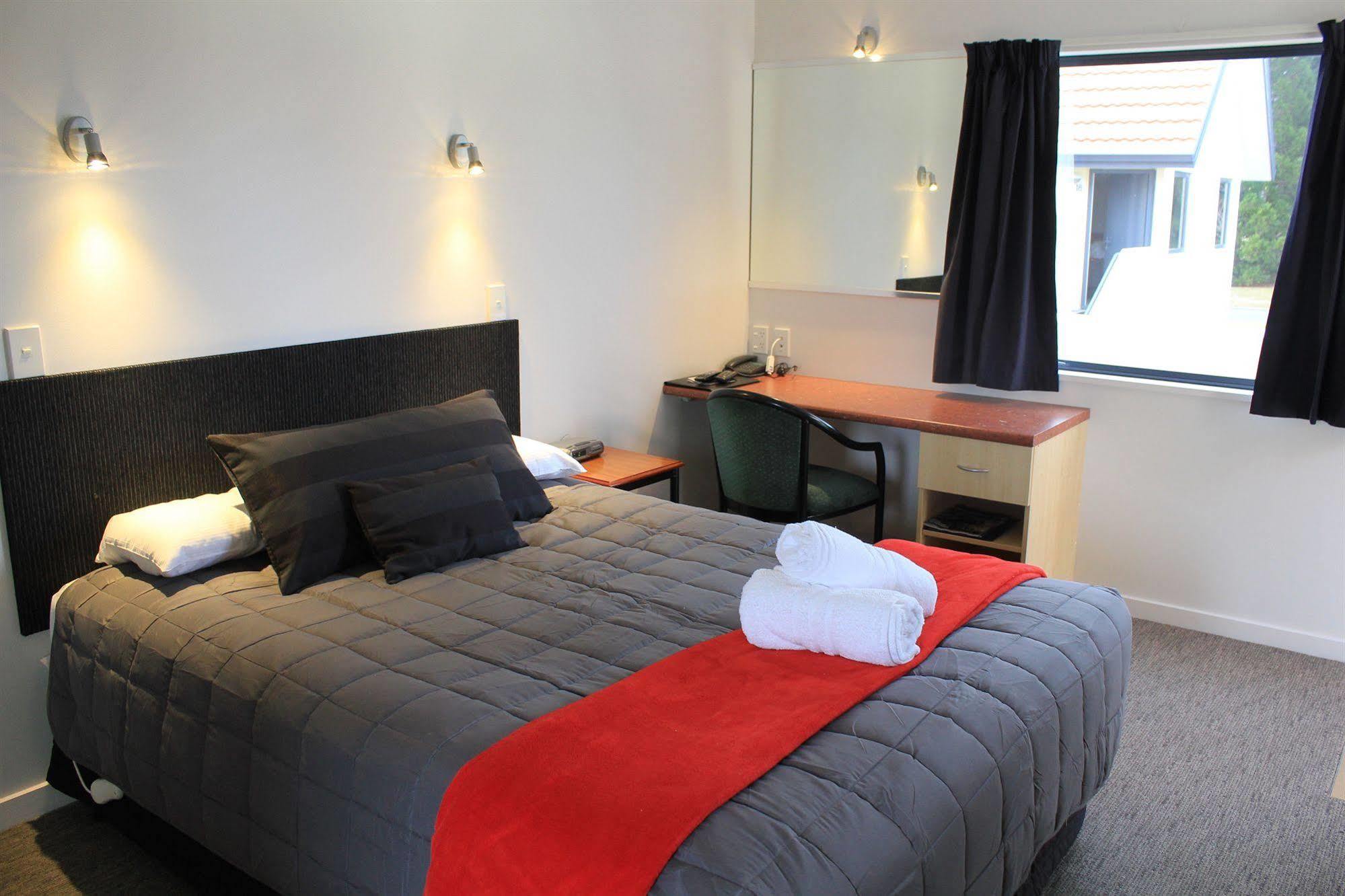 Bella Vista Motel Te Anau Dış mekan fotoğraf