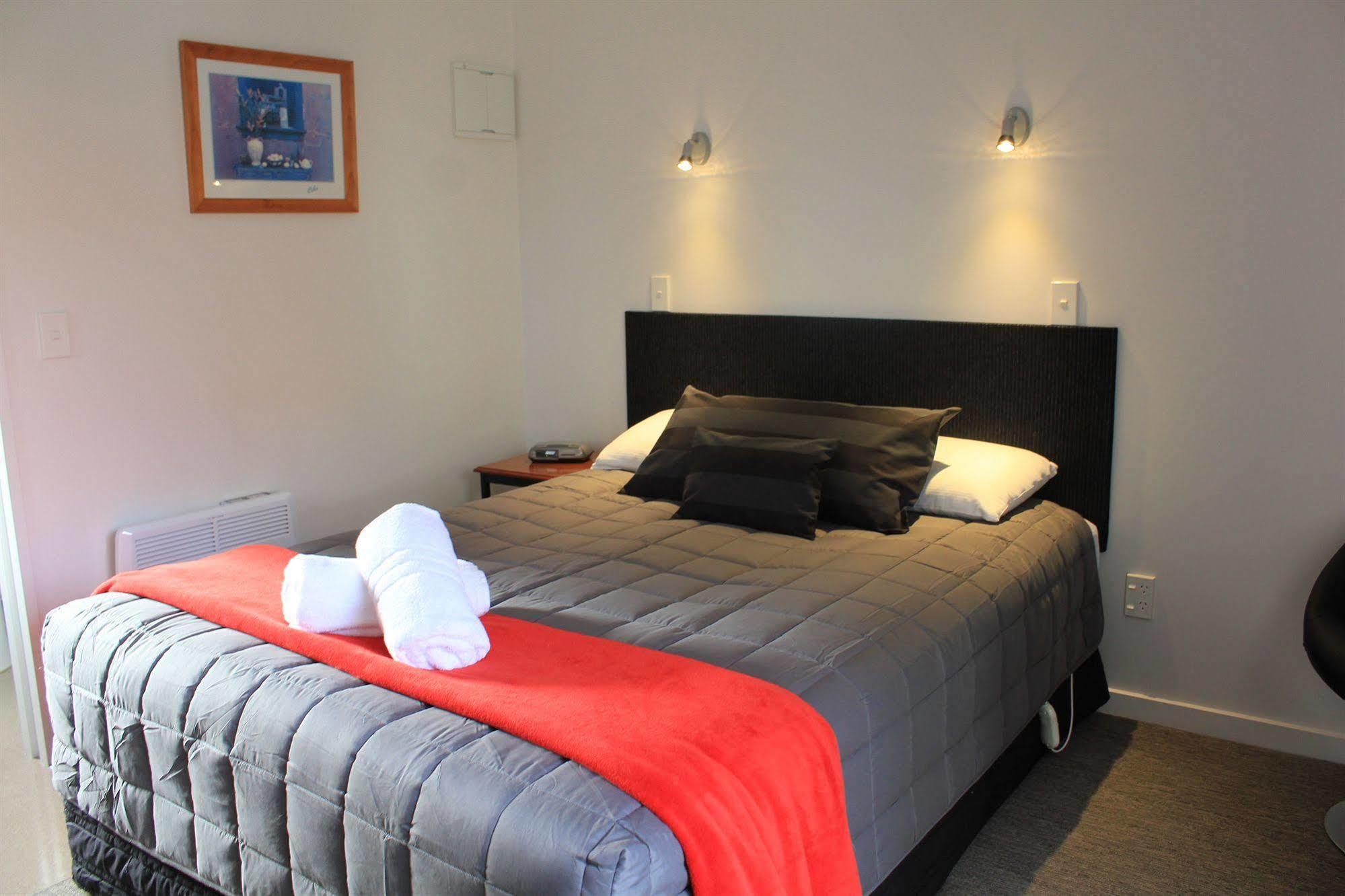 Bella Vista Motel Te Anau Dış mekan fotoğraf